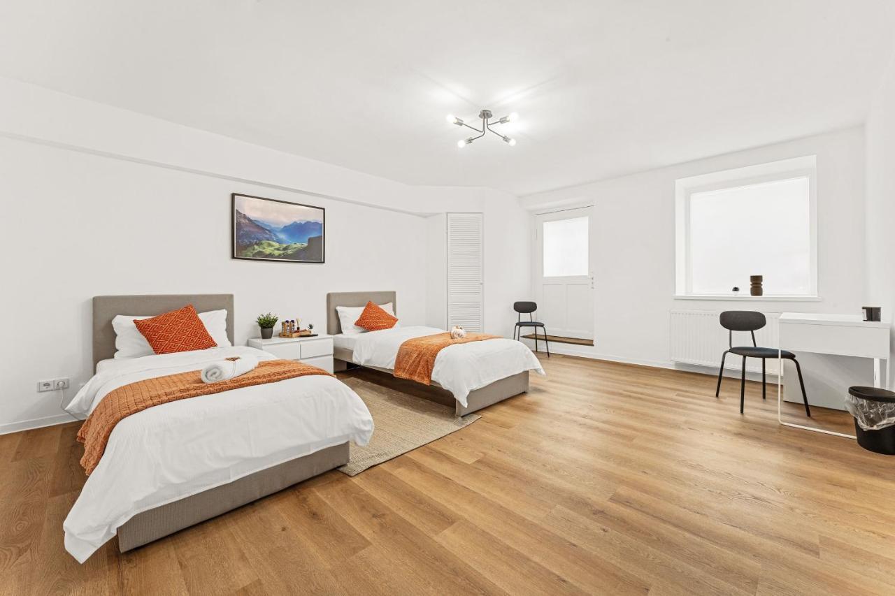 2 Zimmer Apartments, 4 Betten, Vollmoebliert,Zentrale Lage Am S-Bahnhof Berlin Eksteriør billede