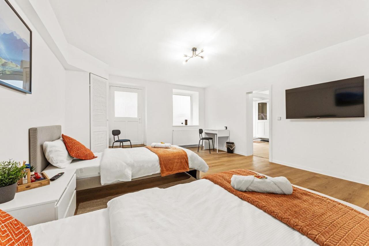 2 Zimmer Apartments, 4 Betten, Vollmoebliert,Zentrale Lage Am S-Bahnhof Berlin Eksteriør billede