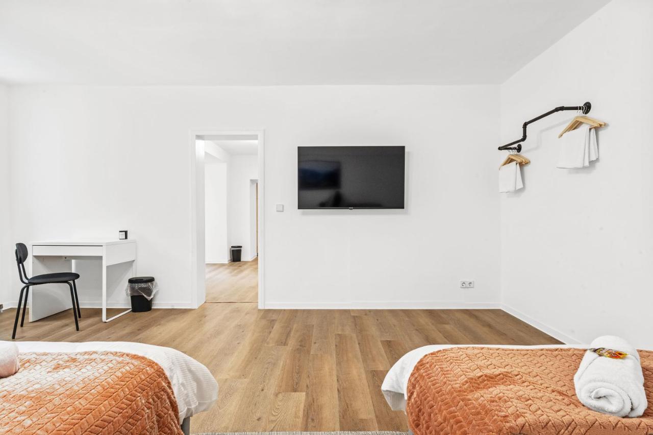 2 Zimmer Apartments, 4 Betten, Vollmoebliert,Zentrale Lage Am S-Bahnhof Berlin Eksteriør billede
