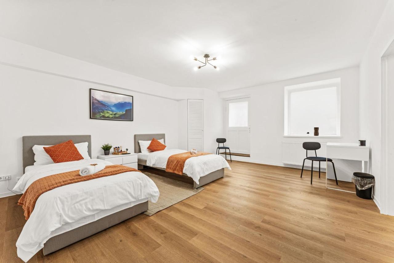2 Zimmer Apartments, 4 Betten, Vollmoebliert,Zentrale Lage Am S-Bahnhof Berlin Eksteriør billede
